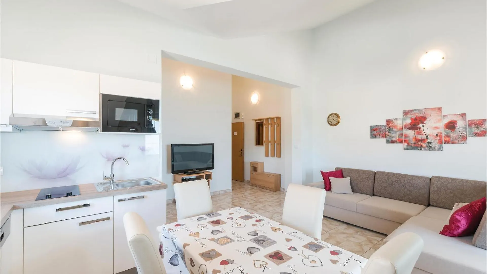 Cozy Apartment In Povljana