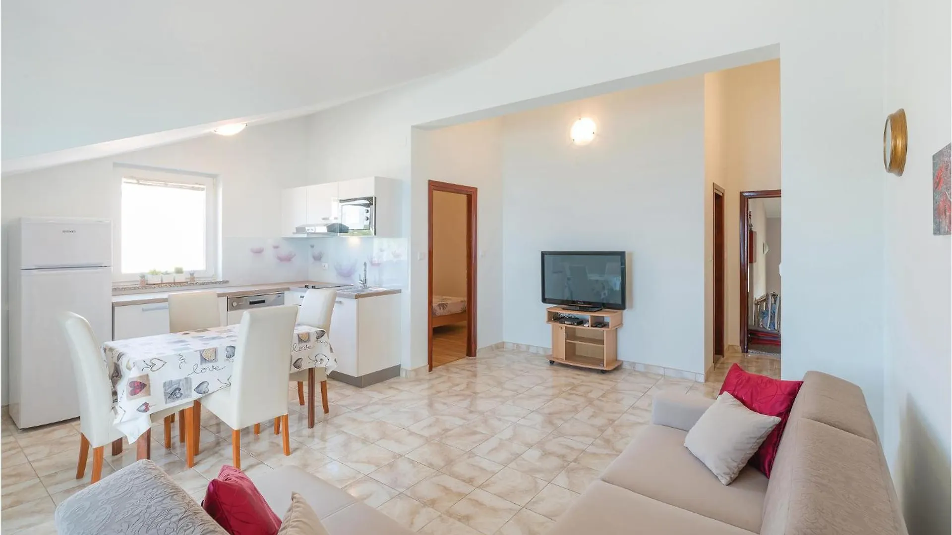 Cozy Apartment In Povljana Croatia